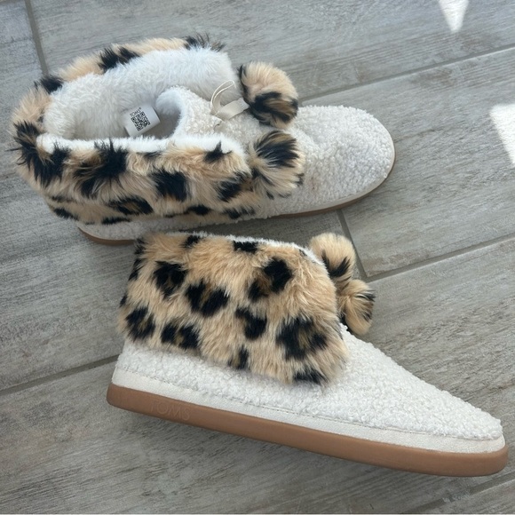 Toms Celeste Cheetah Shearling Booties Slippers Cozy Indoor Outdoor Size… - Picture 13 of 13